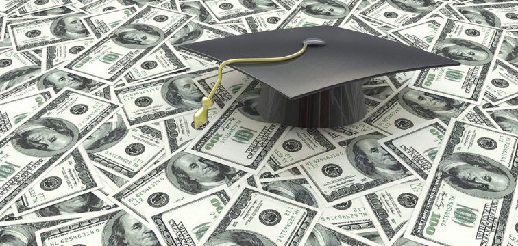 Mini graduation cap on US money -- education costs in the design of information related to the cost of education
